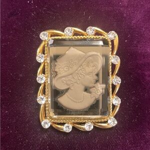 Vintage Signed Cameo Brooch